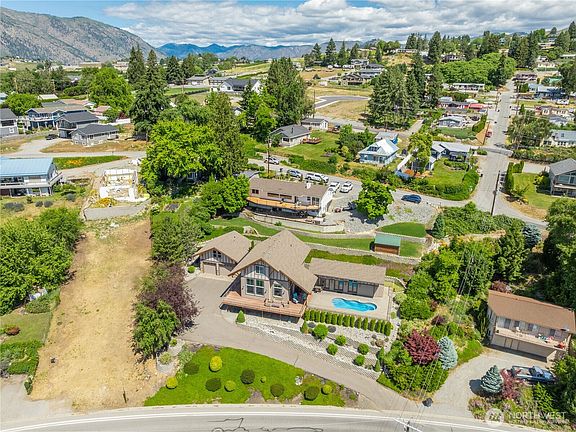 3rd image of 408 Manson Boulevard