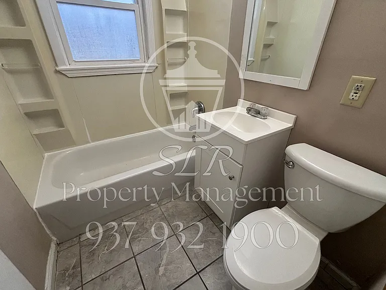 1029 Blakley Dr — Photo 8
