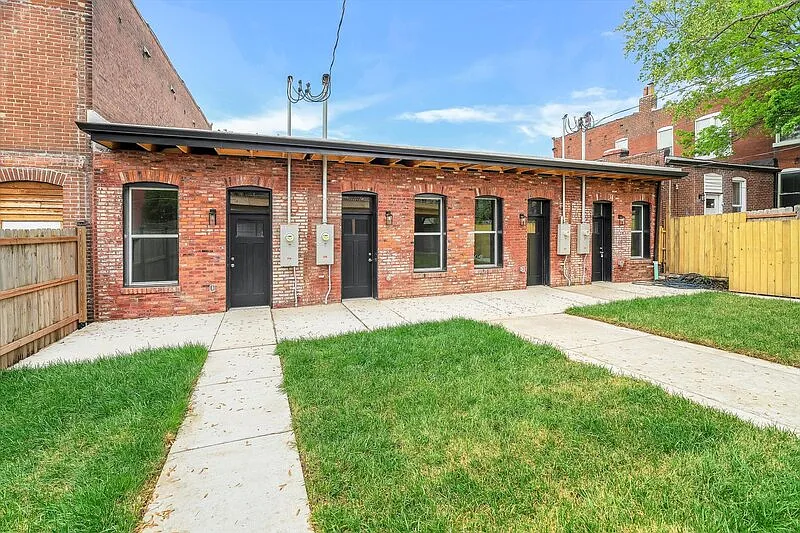 1 bed, 1.0 bath, $995 — Photo 3