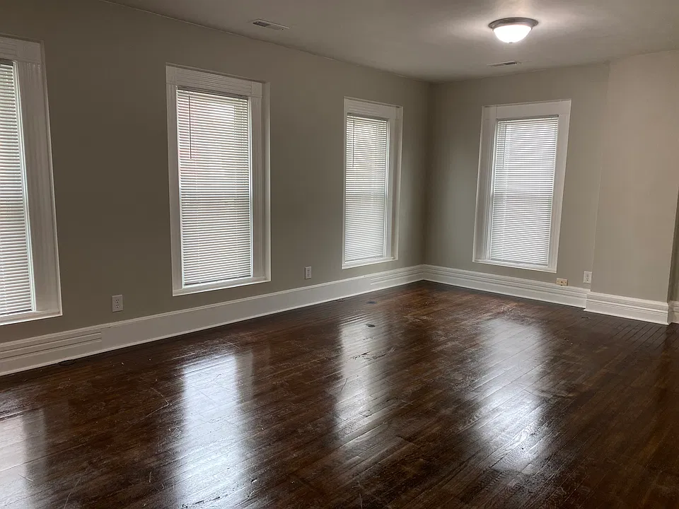305 N State St #1/2
