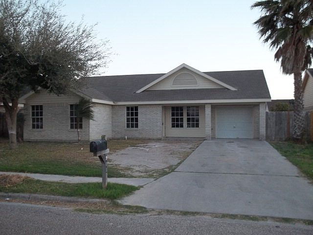 1st image of 900 E Sandstone Dr