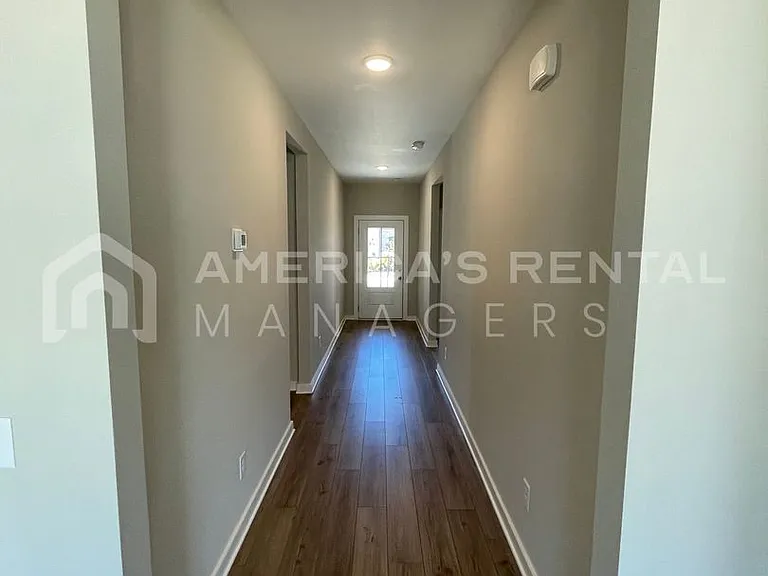 2124 Sullivan Dr — Photo 15