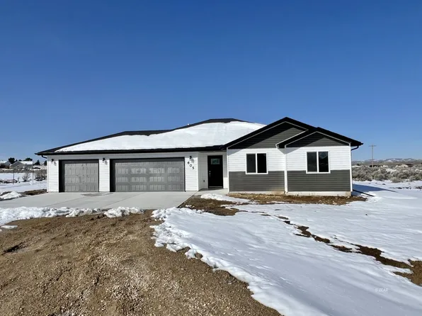 605 Aesop Dr, Spring Creek, NV 89815