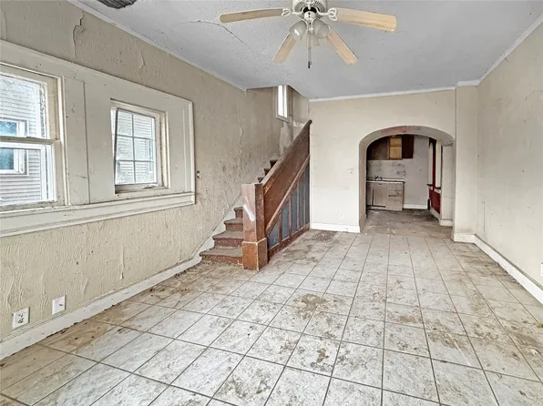 1105 Euclid Ave, Des Moines, IA 50313