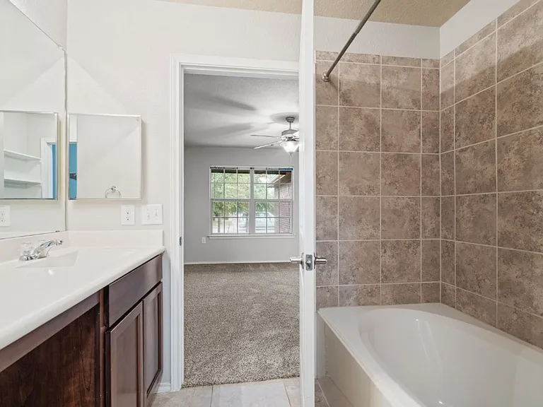 7204 Outfitter Dr — Photo 14