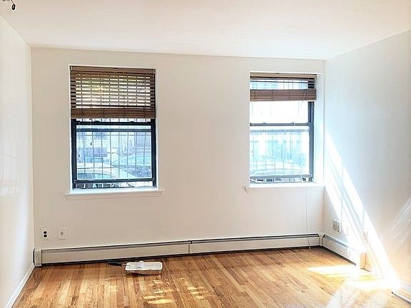 4th image of 1307 Pacific St APT 1b