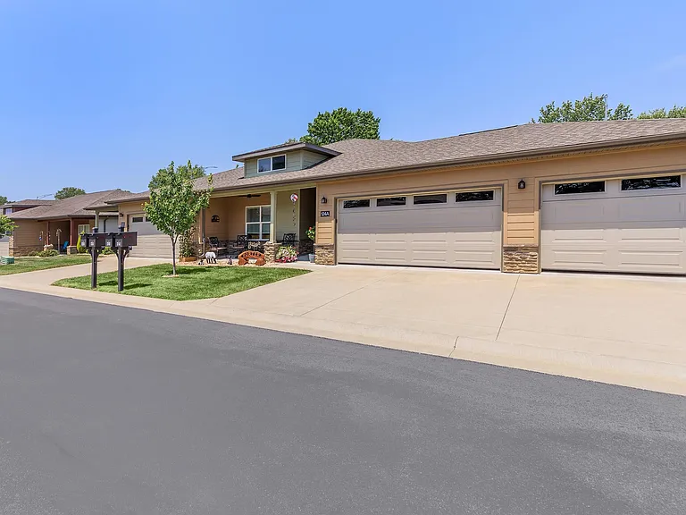 Tera Vera Patio Homes — Photo 5