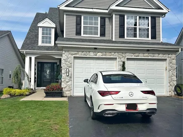 29 Perri Circle, Middle Island, NY 11953