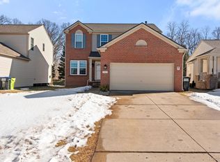 1063 Callaway Ct, Howell, MI 48843