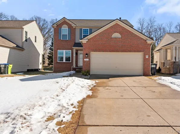 1063 Callaway Ct, Howell, MI 48843