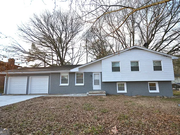 1865 Oxford Dr, Morrow, GA 30260