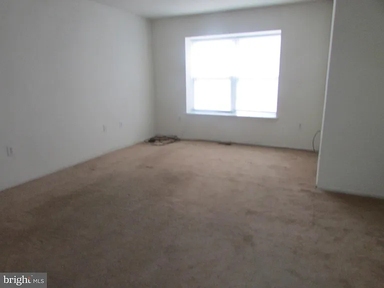 141 Auckland Dr — Photo 8