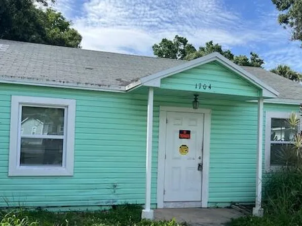 1704 South Avenue, Fort Pierce, FL 34950
