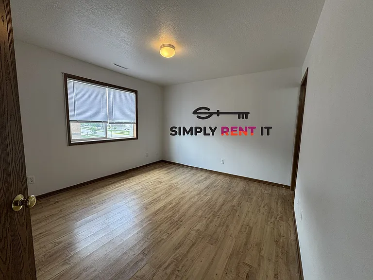 4549 Steinbeck St #3 — Photo 13