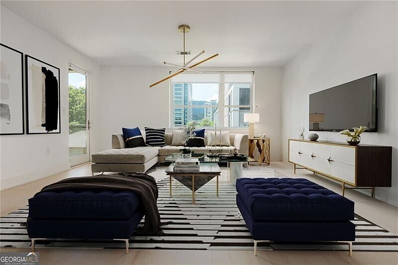 1st image of 775 Juniper St #515