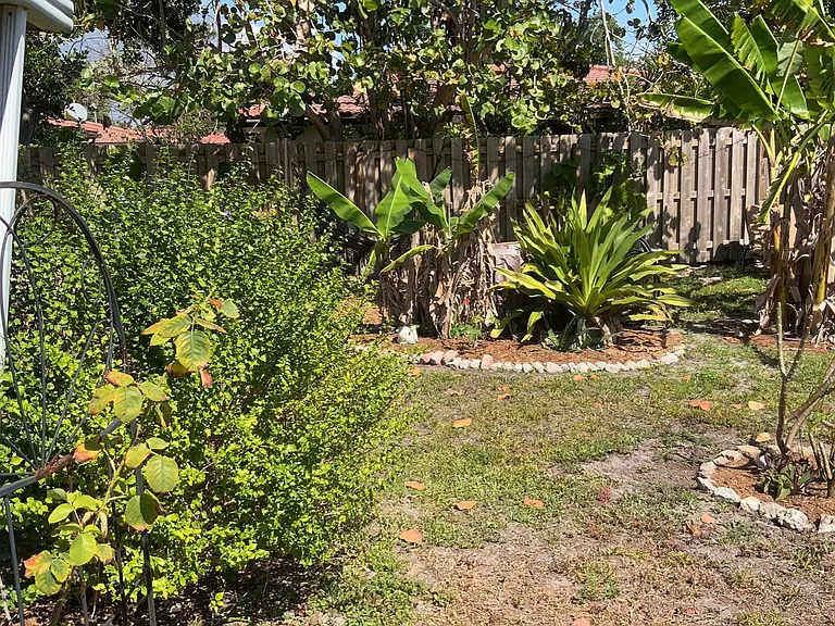 9310 Carolina St — Photo 35