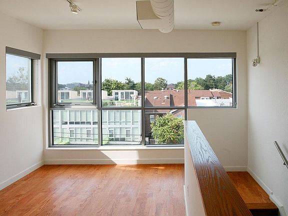 den/office/guest room