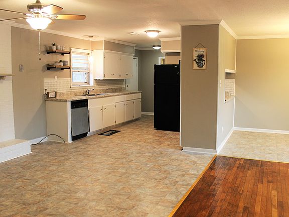 3rd image of 32 Northwood Ext
