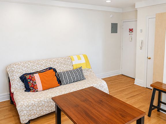 4th image of 515 W 122nd St #6
