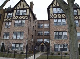 2641 W Estes Ave, Chicago, IL 60645
