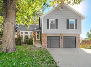 1331 Amesbury Ave, Liberty, MO 64068