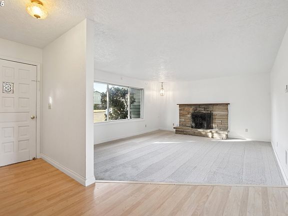 4th image of 8908 NE 60th St