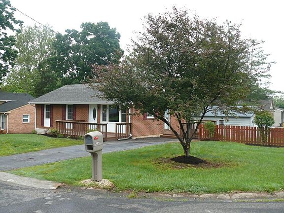 4th image of 2807 Byron Dr