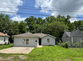 2084 N Roosevelt Ave, Springfield, MO 65803