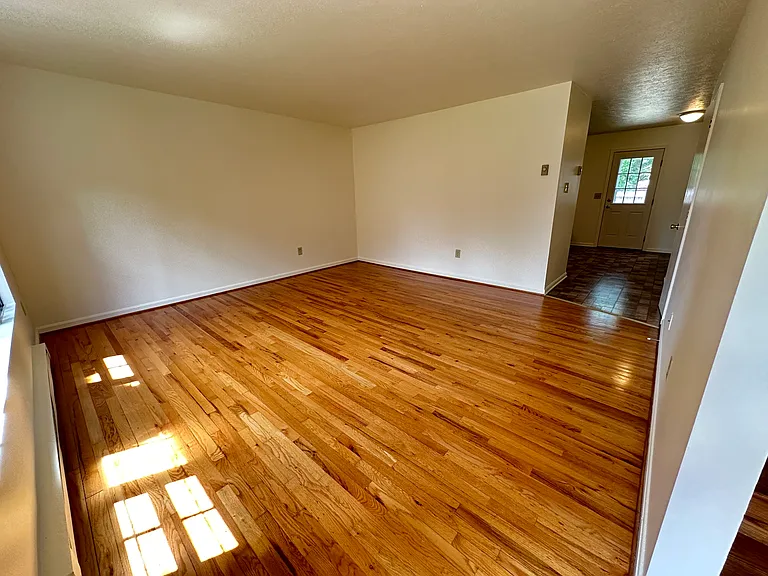234 Nottoway Dr — Photo 2
