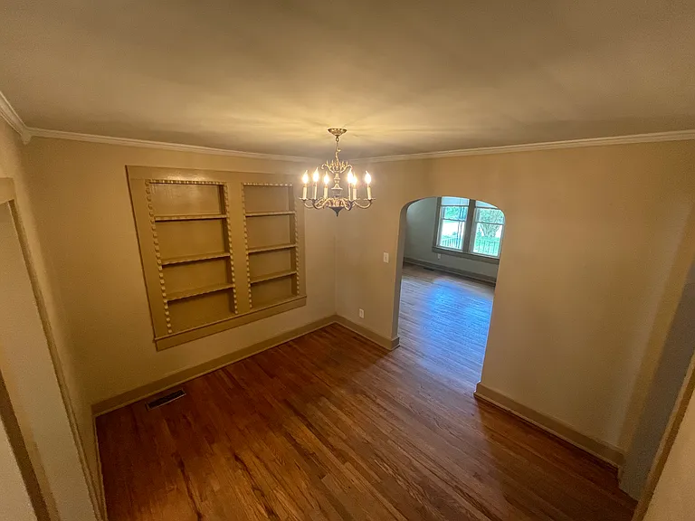 5030 Fowler Ln — Photo 3