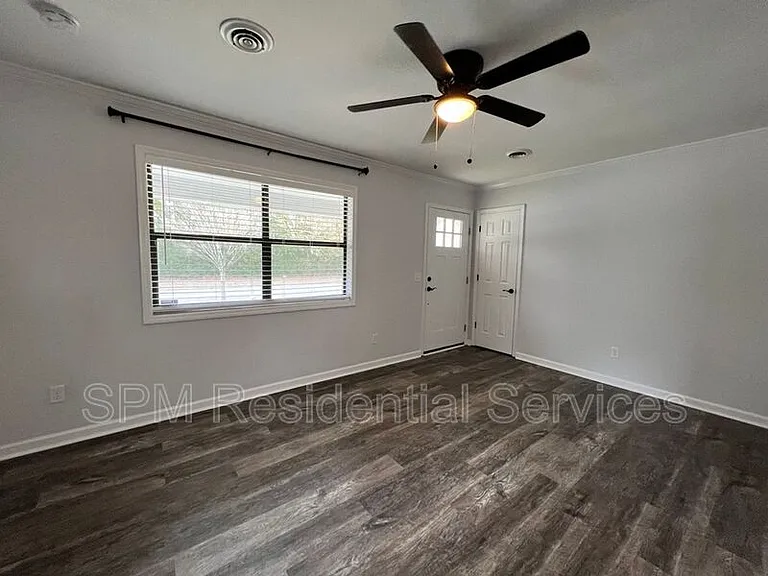 1003 McRae St — Photo 7
