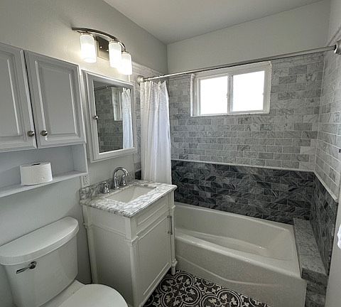 5th image of 780 Villa Ave