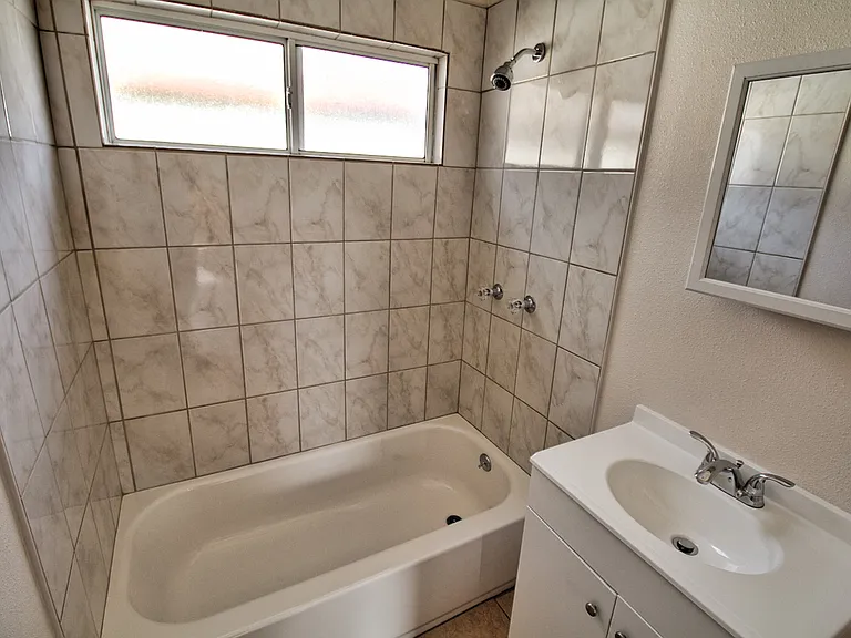515 Stepney St #1 — Photo 5