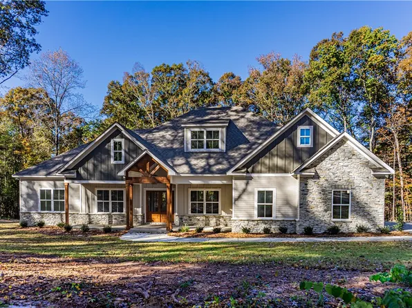 1859 Lee Road 288, Smiths Station, AL 36877