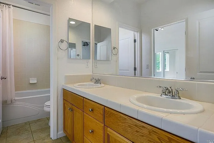 2040 Autumn Walk Dr — Photo 10