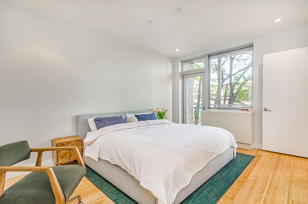 Sold by Compass | media 8