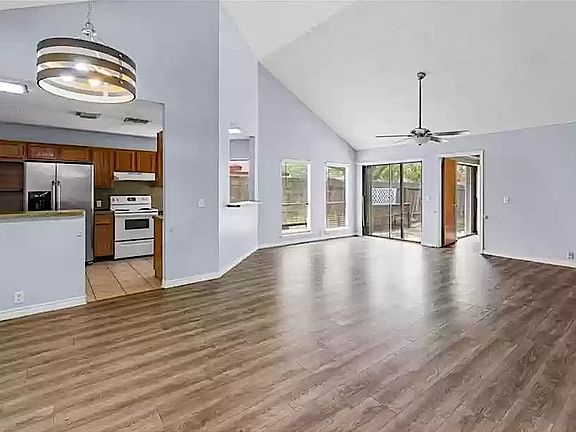 5th image of 7122 Brookedge Ln