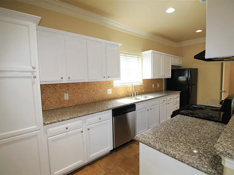 4709 Scott St #B — Photo 6