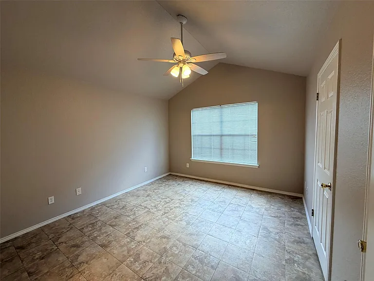 2904 Whisper Oaks Ln #A — Photo 8
