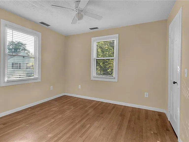 818 19th Pl — Photo 20