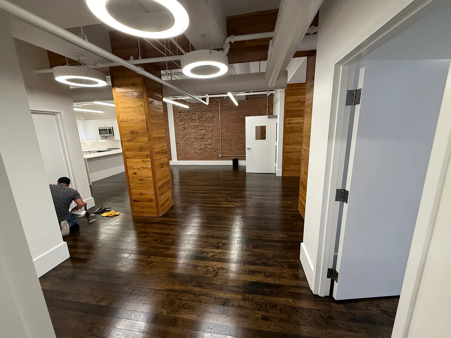 3 bed, 2700 sqft, $12,500 — Photo 3