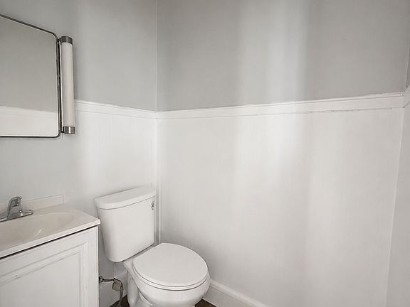 5th image of 439 W High St