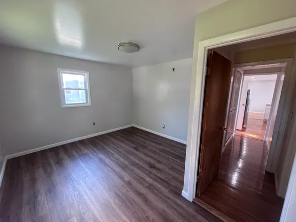 26 Franklin St Floor 1, Gloversville, NY 12078
