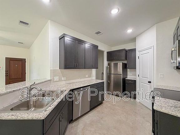 5th image of 201B Juniper Dr