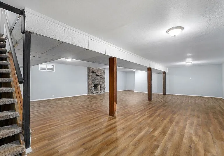 2556 W Cardinal St — Photo 16