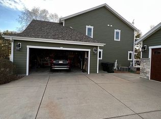 W319S3473 Squire Rd, Waukesha, WI 53189