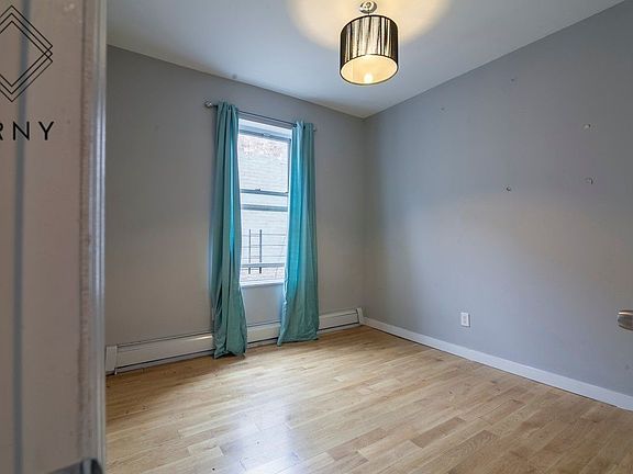 3rd image of 1601 Park Pl #2E