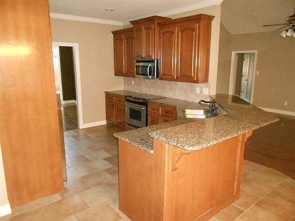 4th image of 5702 Country Hills Dr
