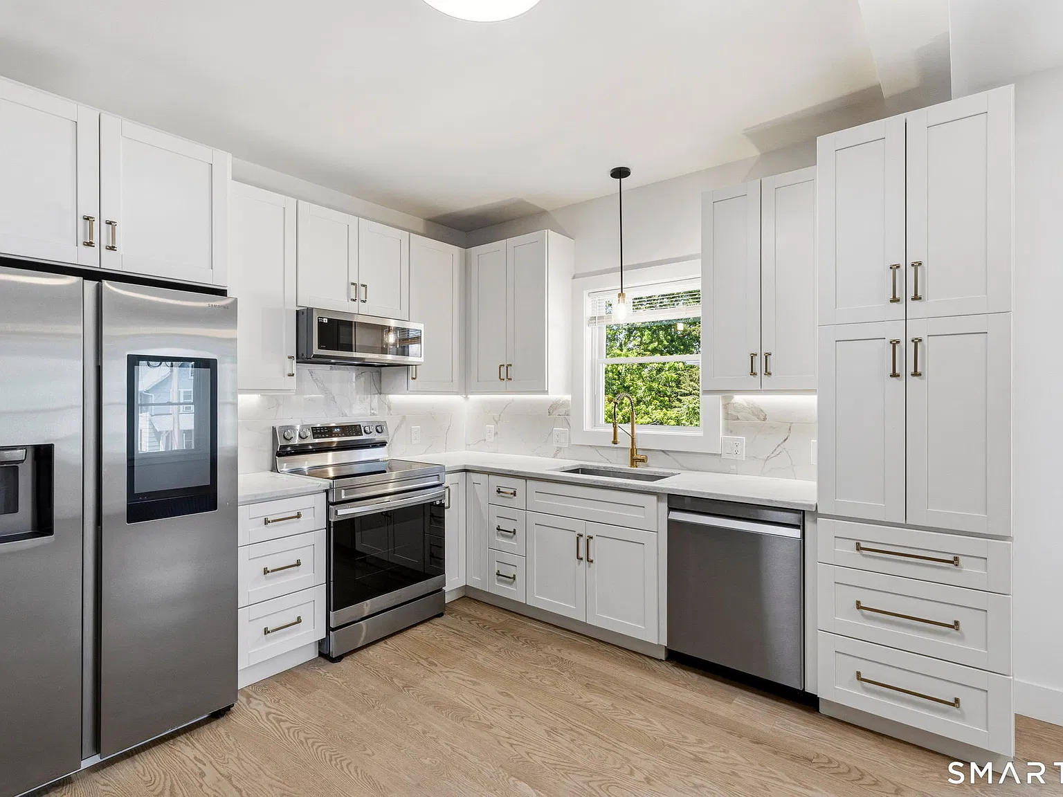 4 bed, 2.0 bath, 1694 sqft, $4,000 — Photo 3