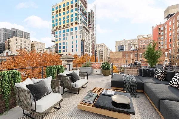 Sold by Vandenberg | media 2